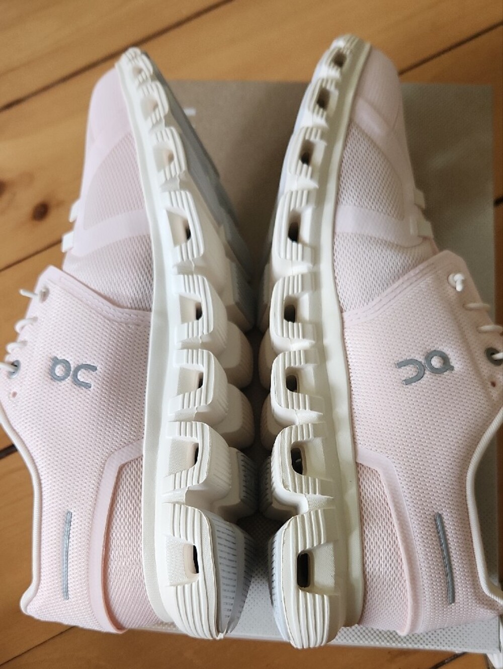 On Running Cloud 6 Women's Sneakers in Pale Pink - Picture 9 of 10